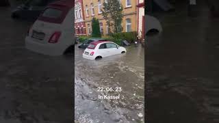 Unwetter in ganz Deutschland - Autos  stehen unter Wasser 😱