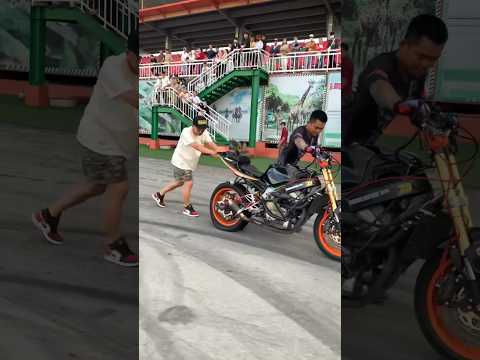 Sự cố bể bánh vì quá hưng phấn khi diển Stunt ở Đại Nam #wheelie #stunt #3khiastunt