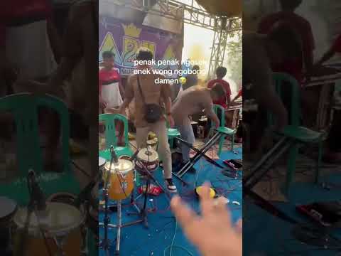 ADA YANG NGOBONG TAMEN HAMPIR KEBAKAR PANGGUNG