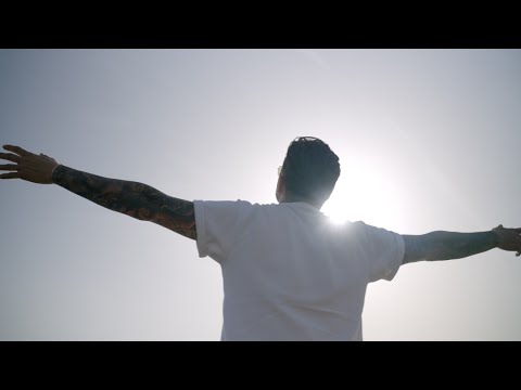 Θοδωρής Μαραντίνης - Τρελαίνομαι (Official Music Video)