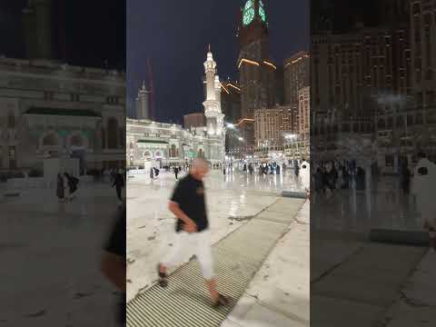 Heavy rain in Masjid Al Haram