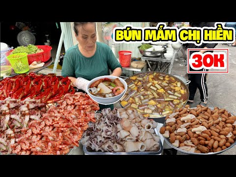 Hấp Dẫn Tô Bún Mắm Heo Quay 30K Của Chị Út Hiền Bán Chỉ 2 Tiếng Là Hết Sạch