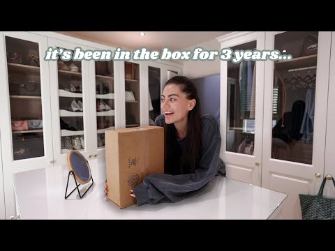 this has been in the box for 3 WHOLE YEARS 🫠 vlogmas day 11