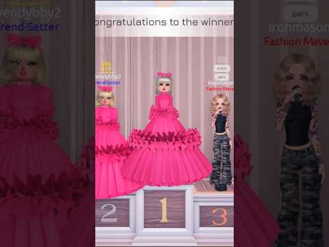 O tema é Famoso #dresstoimpress #dti #roblox