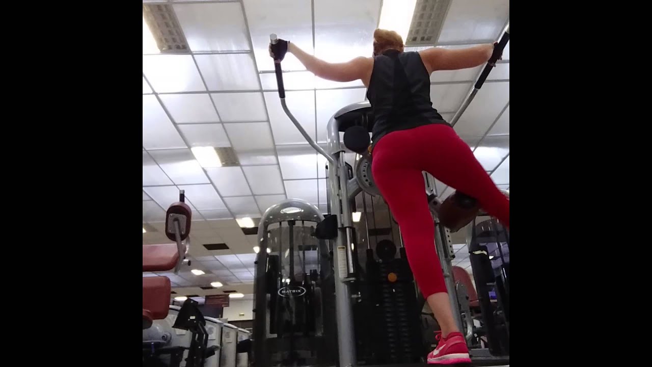 Adduction debout à la machine