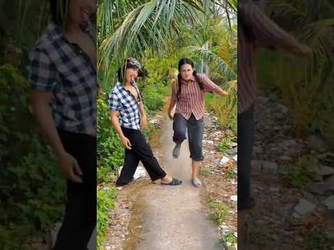 Teach the stubborn a lesson! #HanhLamofficial #Shortyoutube #kindness #help #hero #respect #action