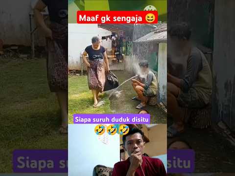 Salah sendiri kok duduk disitu 🤣, video lucu bikin ngakak #ngakak #shortvideo #funny