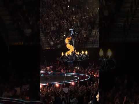 Soaring Vocals And Flying Above The Audience! Benson Boone “Mystical Magical” - Live In Las Vegas!