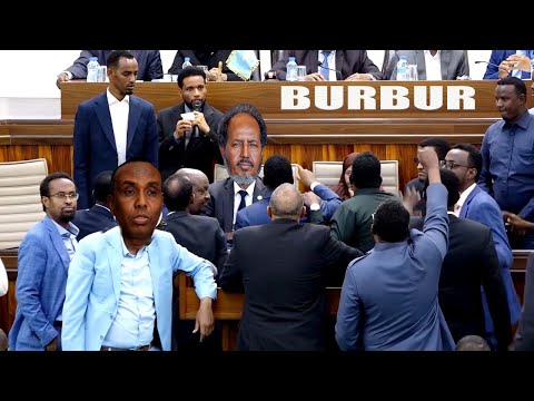 TOOS QUDBADA MD XASSAN SHEEKH IYO MUCAARADKII OO WAAGA U BARAYAY