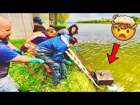 Huge Stolen Safe Found Magnet Fishing in the River!