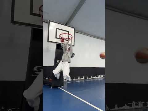 los haters dirán que la canasta esta bajita🏀: #short #shorts #arigeliphy