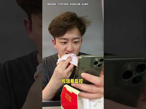 糟糕！ 又有藍環章魚越獄了！ 裝監控吧，高畫質攝影機，我就不信了！ #王小怪 #動物圈 #魚類