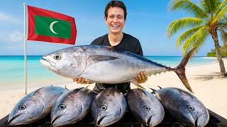 What Locals Really Eat in the Maldives!! Best Tuna Curry of My Life!! 🇲🇻