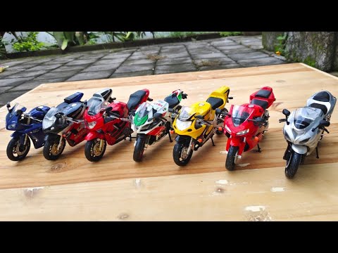 Showing Diecast Motorcycles in a Box Suzuki GSX Bikes | Honda CBR Bikes | Aprilia RSV4 |