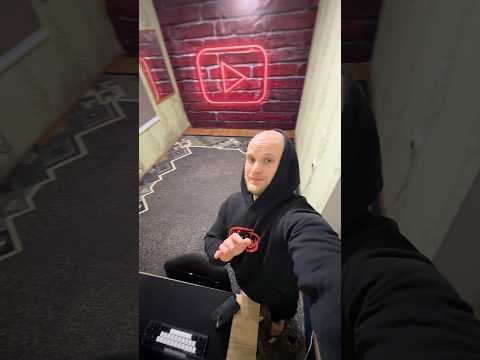 ЖИВУ почти В ПУСТОМ ДОМЕ 😅