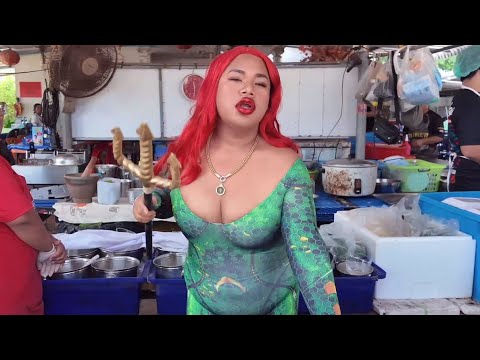 Queen Mera Aquaman Selling Spicy Seafood Salad in Thailand -Thai Street Food