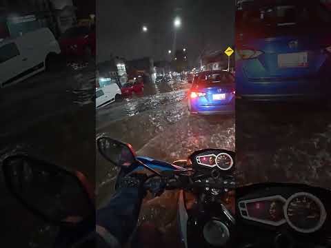 AYUDAME WE 😥😜🏍️ #fyp   #viral  #abramcito  #didifood  #coacalco #inundaciones