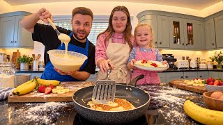 We Cooked Pancakes for Breakfast (daddy, daughter & mummy)