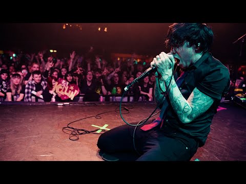 SLEEPING WITH SIRENS - Ctrl + Alt + Del (Official Live Video)