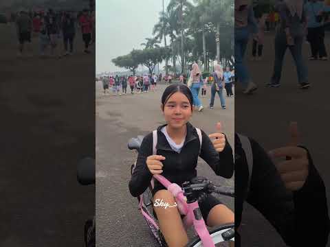 track stand di monas #fyp #viral #fixedgear #fixie
