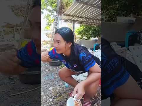 ปลอกมะพร้าวยังไงให้งานเข้า #funny #haaha #comedy #funnyshorts