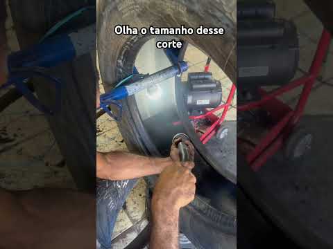 Olha o tamanho desse corte do pneu #caminhao #borracharia #dicas #shorts