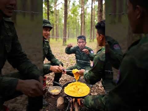 ไข่เจียวไทยแลนด์...หอมไปถึงชายแดน แต่ข้ามแดนมาไม่ได้จ้า! 🍳🇹🇭😋”#ทหารไทย #ไข่เจียวในตำนาน #shots