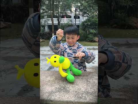 Cu Tủn phá banh gấu bông, mẹ cầm roi truy lùng toàn xóm! 😱🐻 #short