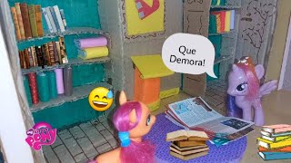 MLP- Tentando estudar na biblioteca 😂♥️