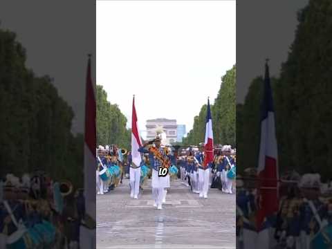 Marching band Indonesia memukau di Paris Perancis