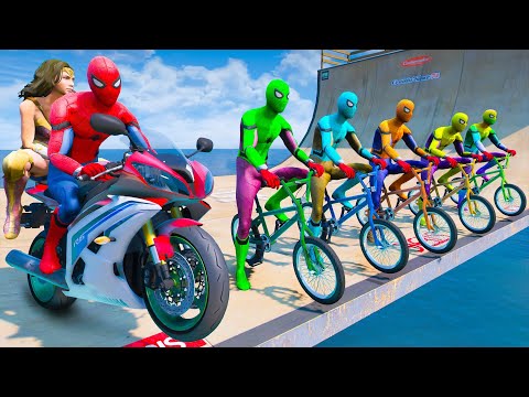 SPIDERMAN MOTORCYCLE RAMP CHALLENGE - AVOID MOVING TRAINS