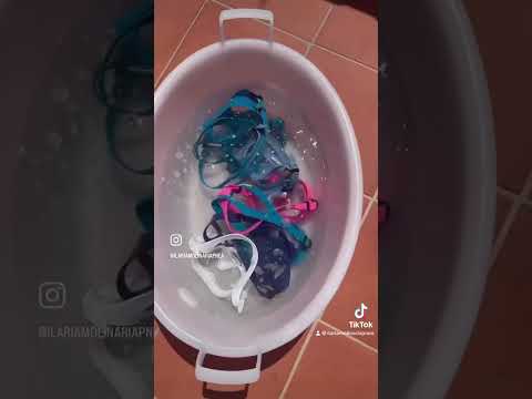 Ilaria Molinari pluricampionessa di apnea e sirena professionista. Founder metodo Sirenamente