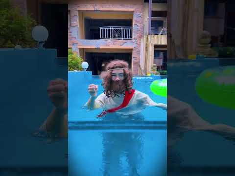 The ugly girl ran into God's hair#Jesus#christ#short#Daemon