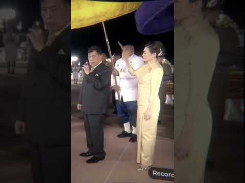 มีเพียงแม่เท่านั้นที่ทำได้แบบนี้ คอยประคองคอยปกป้องพ่อตาลอดเวลา #พระราชินีสุทิดา #รัชกาลที่10