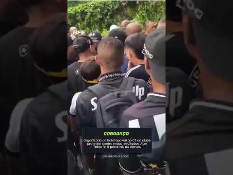 Clima <strong>de</strong> protestos <strong>no</strong> Botafogo👀 #botafogo #fogo #alvinegrocarioca #protesto