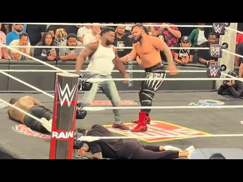 Jacob Fatu saves The Usos from Royce Keys on WWE RAW