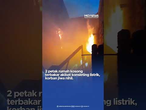 Video thumbnail Kebakaran Tambaksari Surabaya, 2 Rumah Kosong Terbakar Akibat Konsleting Listrik