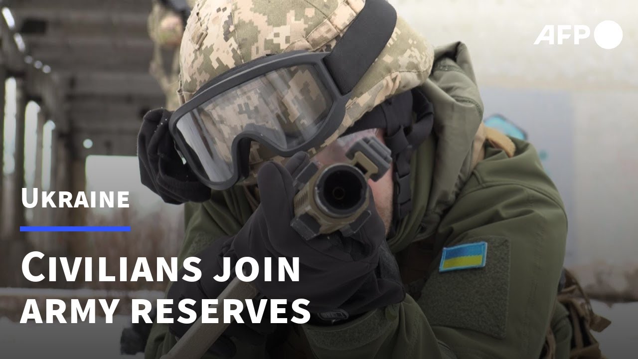 Ukraine Trains Civilians to Defend against Russian Invasion