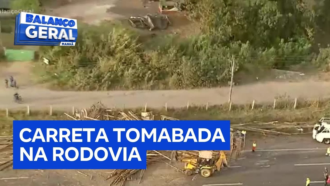 Carreta tomba e causa congestionamento na Rodovia Ayrton Senna