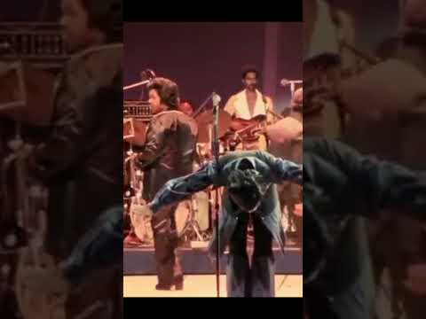 The one and only James Brown! Who did the splits better than the Godfather of Soul? 🕺🏾🎶