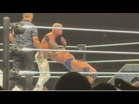 Cody Rhodes defeat Randy Orton in a street fight at WWE Live Tour