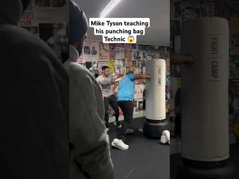 Mike Tyson teaching his punching bag technic#boxing #miketyson #shadowboxing #shorts #jakepaul