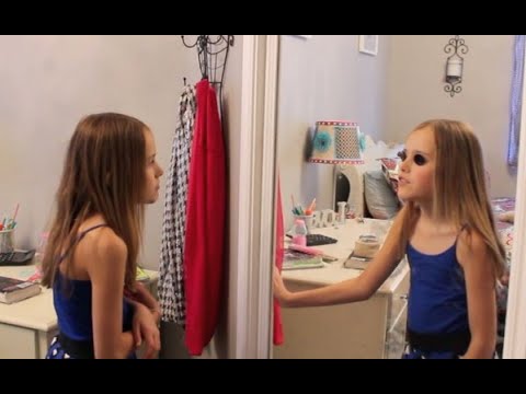 LIA'S PARALLEL UNIVERSE IS LIKE CORALINE?