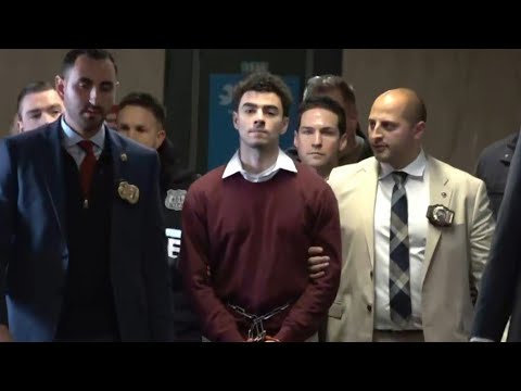 Accused killer of US insurance CEO arrives at court | AFP