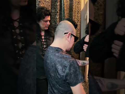 En la prueba de vestuario con el diseñador Oscar Maya 🔥 #goth #gothgoth #gothaesthetic #veildeth