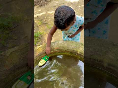 আজকে এই  ট্রলারটা ভেঙে দেখবো ট্রলারটা কিভাবে চলে Bengali Mini blog #shots