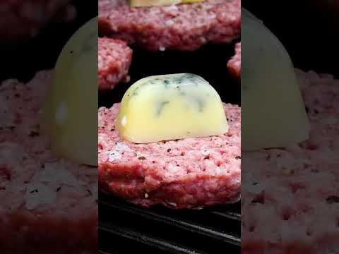 Get juicy burgers every time with this frozen butter hack 🧈🍔