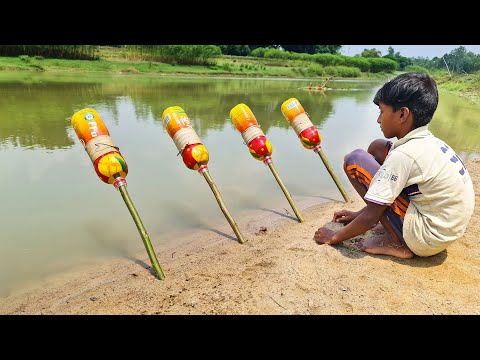 New Best Bottle Hook Fishing | Traditional Boy Hunting Big Fish With Bottle Hook By River #fishing