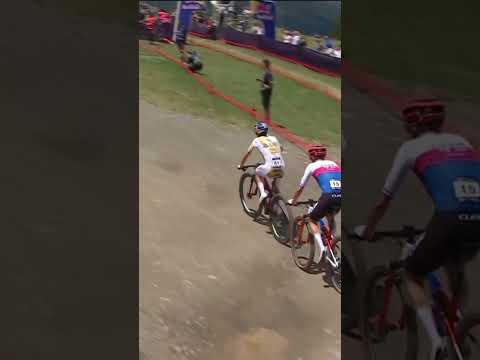 Electrifying first lap! ⚡️ Tom Pidcock makes it all the way up to 6th place on his XCO return 🤩
