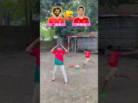 Salah 🆚 Ronaldo 1v1 nutmeg challenge ⁉️⚽️🔥#shorts #football #ronaldo #salah #challenge